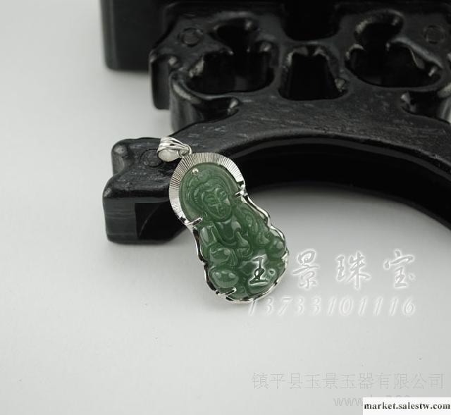 佩戴翡翠的好處之一：有益健康戴玉有益于健康，有其客觀依據。明代偉大的醫學家李珍在其傳世之作《本草綱目》中記載，玉石具有“除中熱、解煩悶、潤心肺、助聲喉、滋毛發、養五臟、疏血脈、明耳目&he工廠,批發,進口,代購