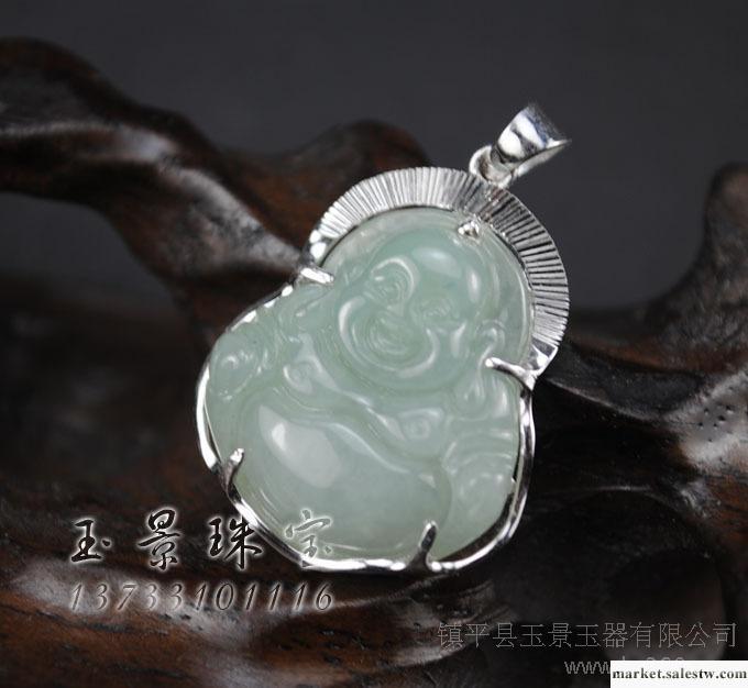佩戴翡翠的好處之一：有益健康戴玉有益于健康，有其客觀依據。明代偉大的醫學家李珍在其傳世之作《本草綱目》中記載，玉石具有“除中熱、解煩悶、潤心肺、助聲喉、滋毛發、養五臟、疏血脈、明耳目&he工廠,批發,進口,代購