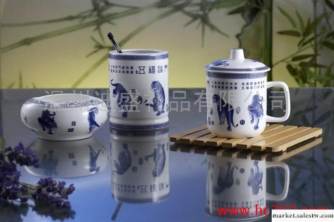 供應迪盛 青花瓷筆筒、青花瓷禮品 陶瓷茶杯 會議慶典紀念品 五福臨門(吉祥三寶青工廠,批發,進口,代購